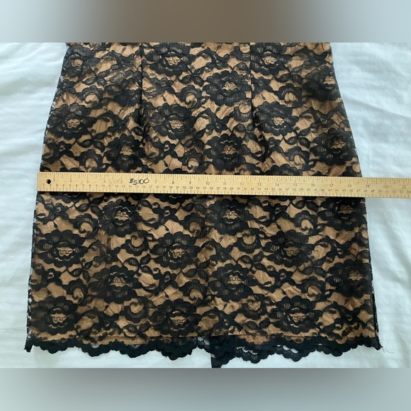 Women’s little black lace Dress - vintage look - lined with copper toned fabric - Picture 12 of 15